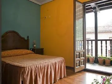 Hotel Pena Sagra 2*